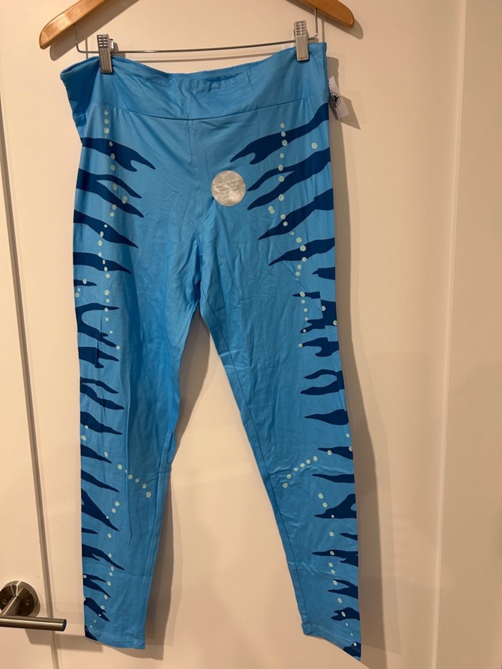 NWT Women’s L Avatar Blue Printed Leggings